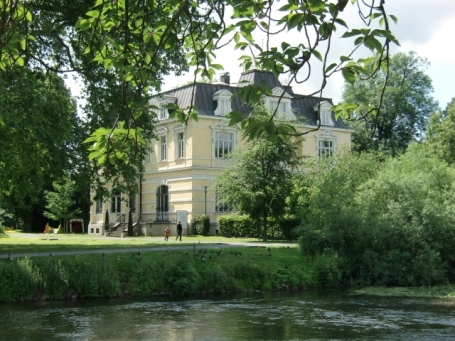 Grevenbroich : Das Museum "Villa Erckens" von der Stadtparkinsel aus gesehen